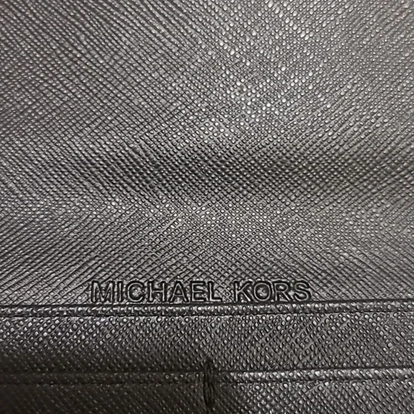 Michael Kors saffiano wallet - Picture 4 of 5